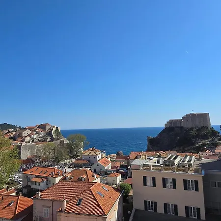 아파트 Cozy With Sea And Old Town View